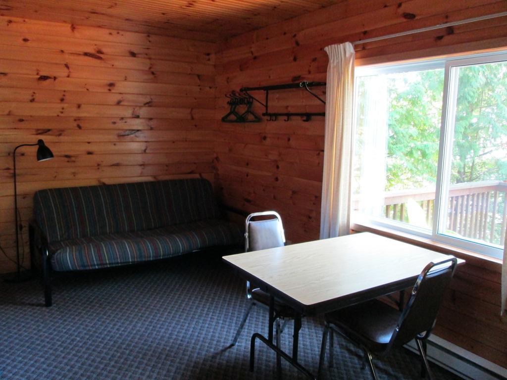 Red Lodge Resort Little Current Room photo